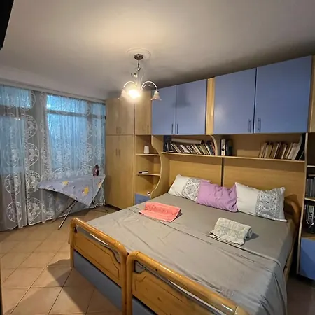 Cozy In Centre Апартаменты *