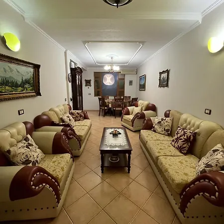 Cozy In Centre * ティラナ